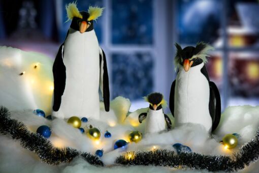 Mooie 3 pinguïns inclusief sneeuw, kerstballen, besneeuwde kerstslinger en kerstverlichting 202107 kopen